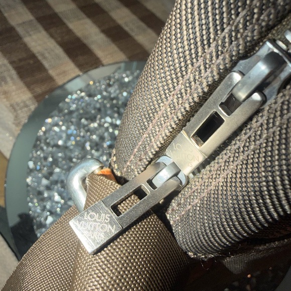 Louis Vuitton Damien Giaant Citadin Brown Canvas Messenger Bag with Tan Trim - Picture 7 of 16